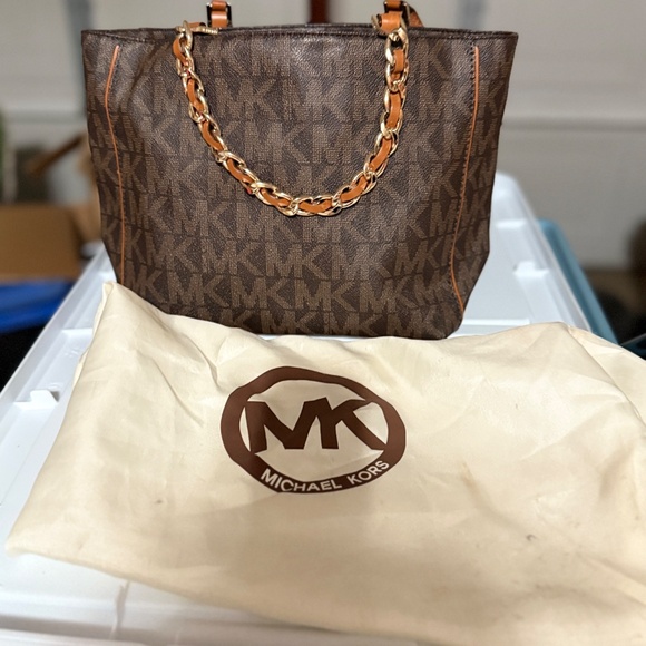 Authentic Michael Kors purse - Picture 5 of 8